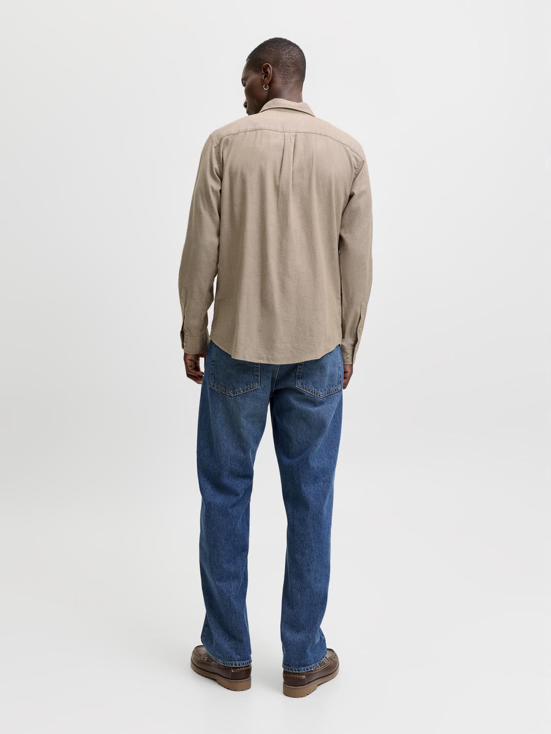 model_shot-back
